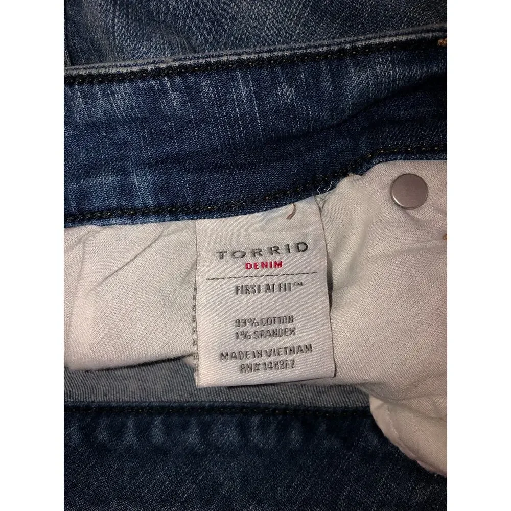 Jean Bermuda Shorts Jorts Size 12 Blue Stretch Denim Cuffed Torrid 9